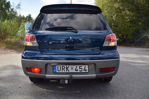 Mitsubishi Outlander 4 of 18