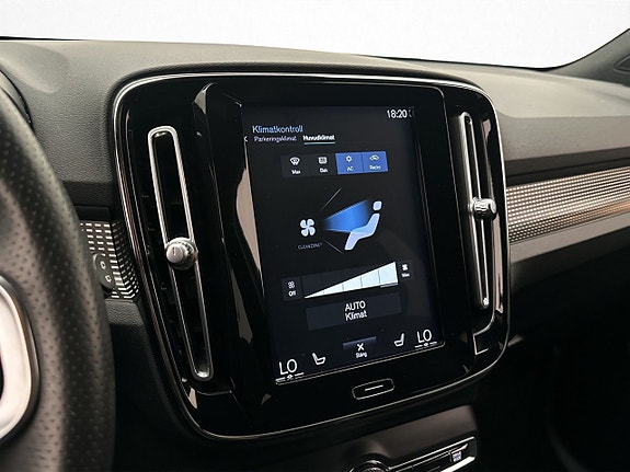 Volvo XC40 29 of 30
