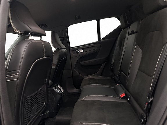 Volvo XC40 14 of 30
