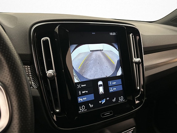 Volvo XC40 28 of 30