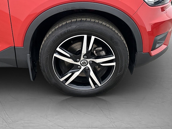 Volvo XC40 10 of 30