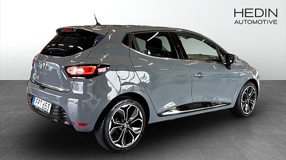 Renault Clio 2 of 10