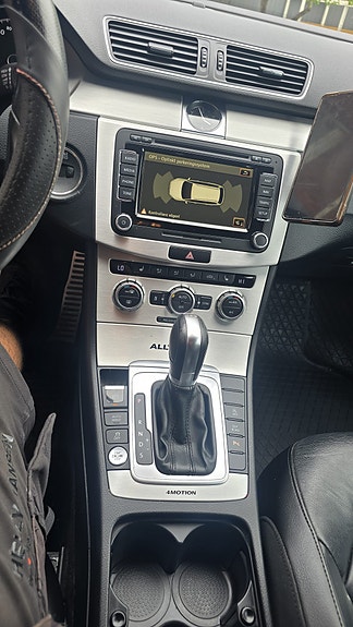 Volkswagen Passat Alltrack 5 of 6