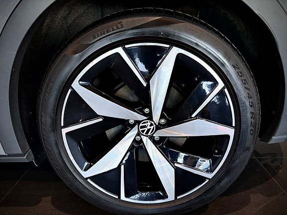 Volkswagen ID.4 GTX 9 of 14