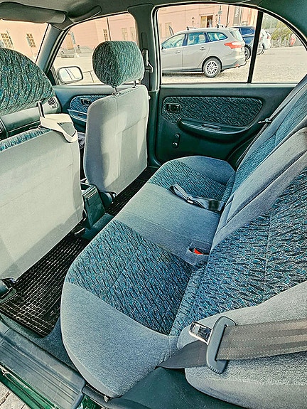 Nissan Almera 5 of 9