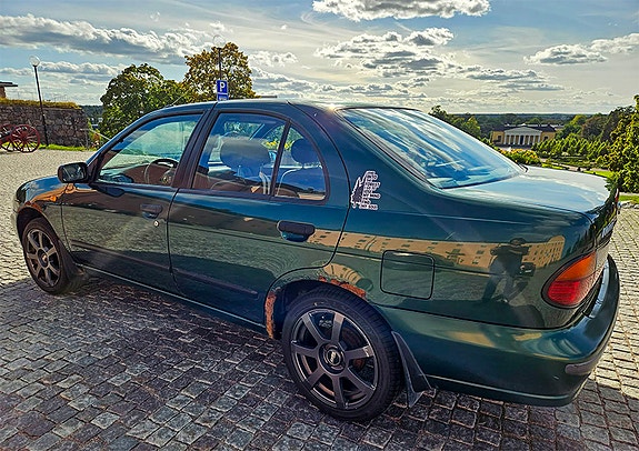 Nissan Almera 8 of 9