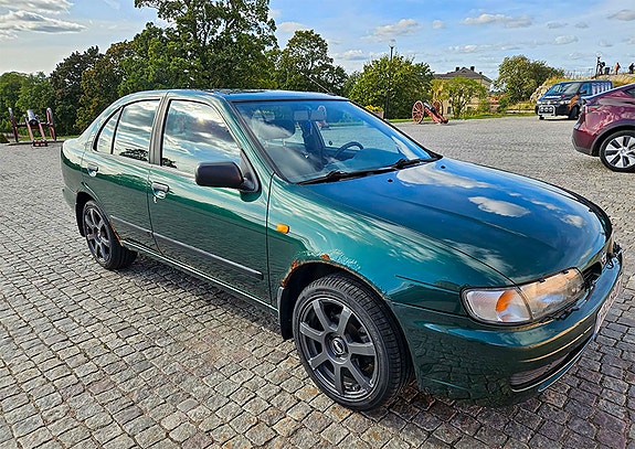 Nissan Almera 7 of 9