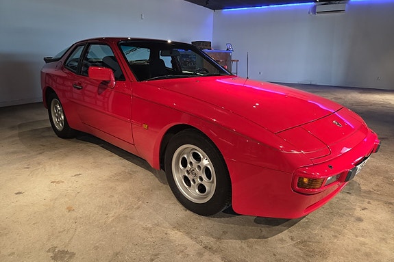 Porsche 944 7 of 22