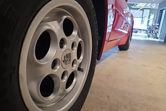 Porsche 944 19 of 22