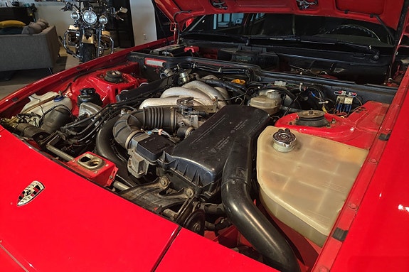 Porsche 944 9 of 22