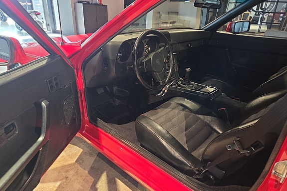 Porsche 944 12 of 22