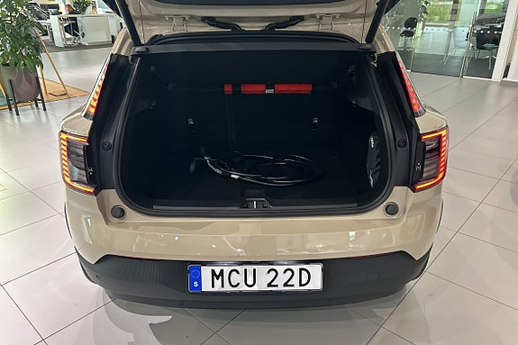 Volvo EX30 12 of 17