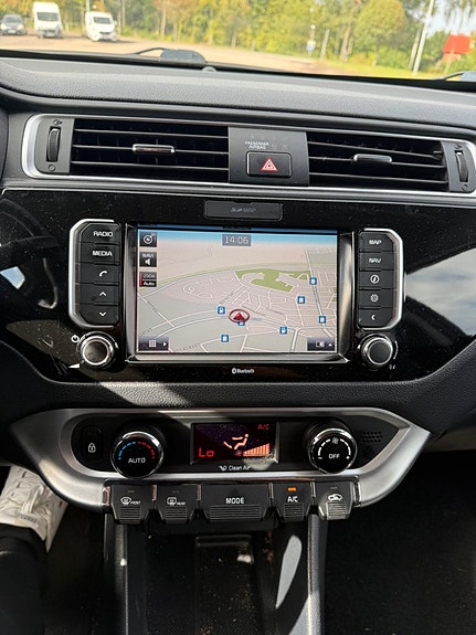 Kia Rio 9 of 17
