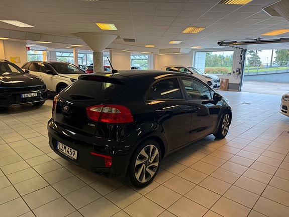Kia Rio 7 of 17