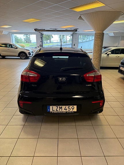 Kia Rio 6 of 17