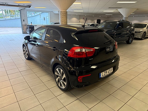 Kia Rio 8 of 17