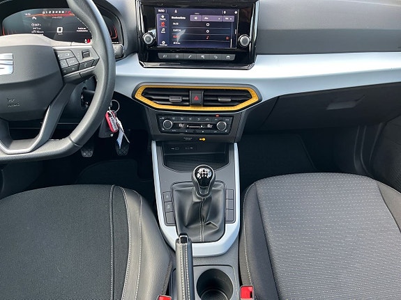Seat Arona 12 of 16