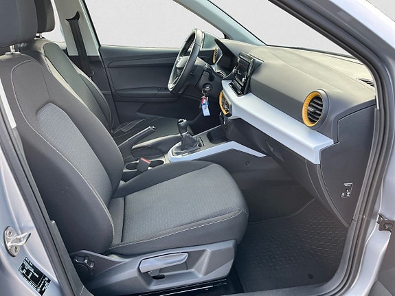 Seat Arona 14 of 16