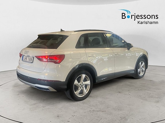 Audi Q3 3 of 13