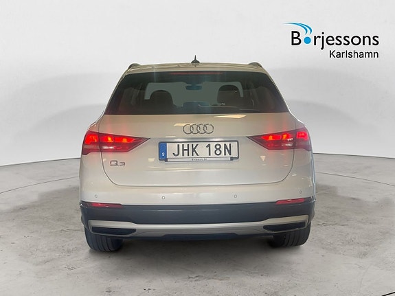 Audi Q3 4 of 13