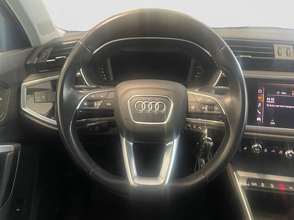 Audi Q3 10 of 13