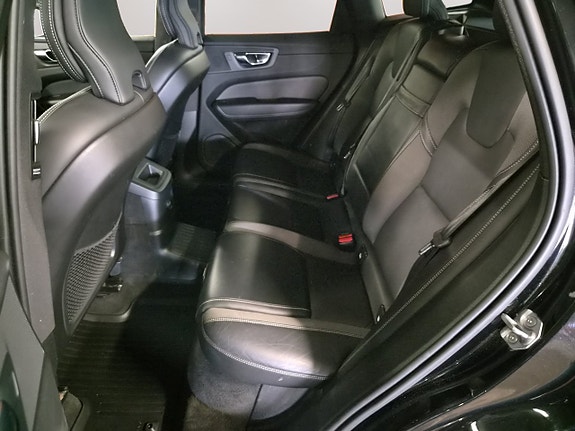 Volvo XC60 13 of 19