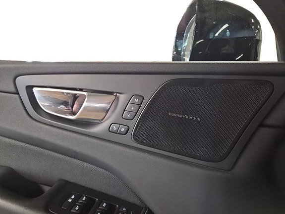 Volvo XC60 18 of 19
