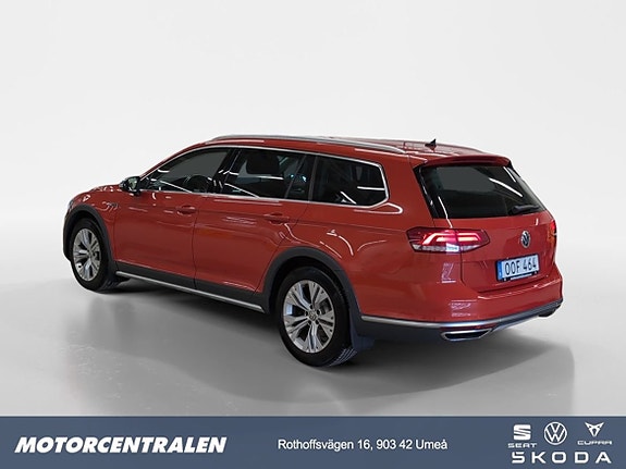 Volkswagen Passat Alltrack 3 of 21