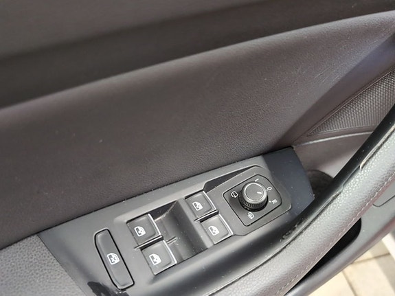 Volkswagen Passat Alltrack 8 of 21