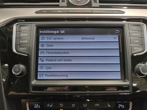 Volkswagen Passat Alltrack 19 of 21