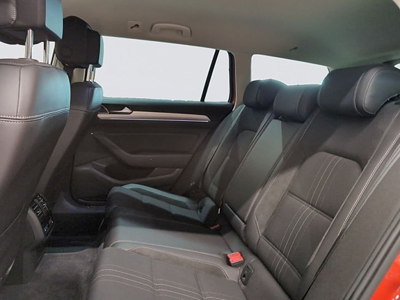 Volkswagen Passat Alltrack 13 of 21