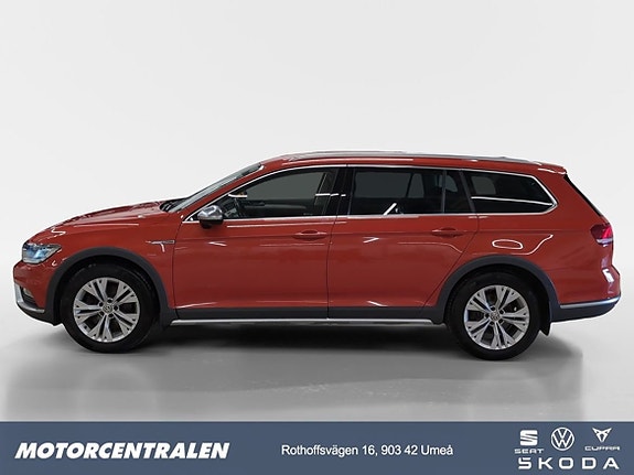 Volkswagen Passat Alltrack 2 of 21