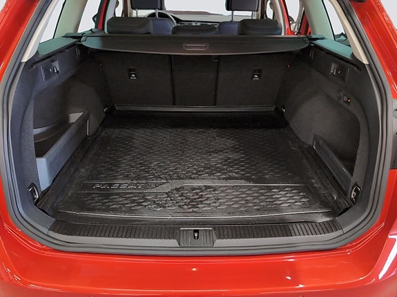 Volkswagen Passat Alltrack 16 of 21