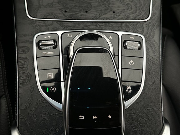Mercedes-Benz GLC300 de 28 of 30