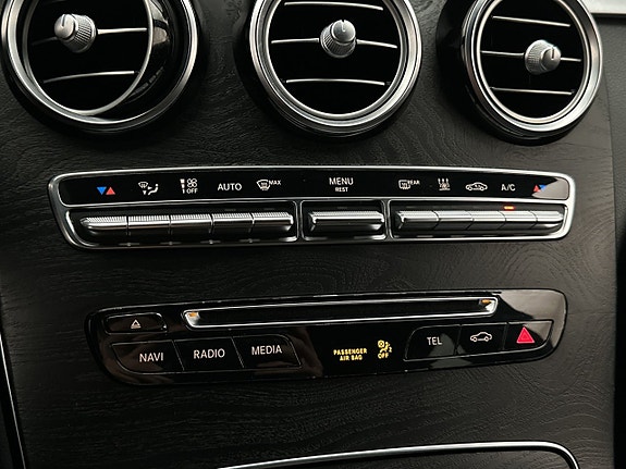 Mercedes-Benz GLC300 de 27 of 30