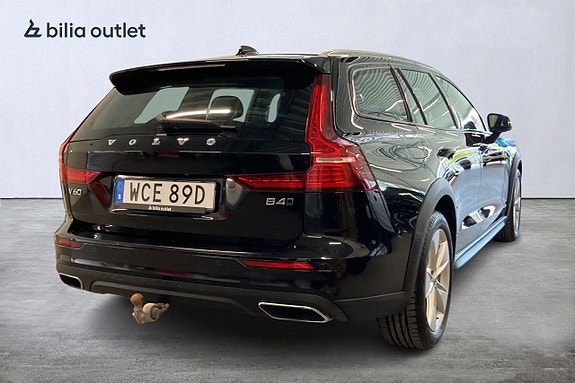 Volvo V60 Cross Country 4 of 30
