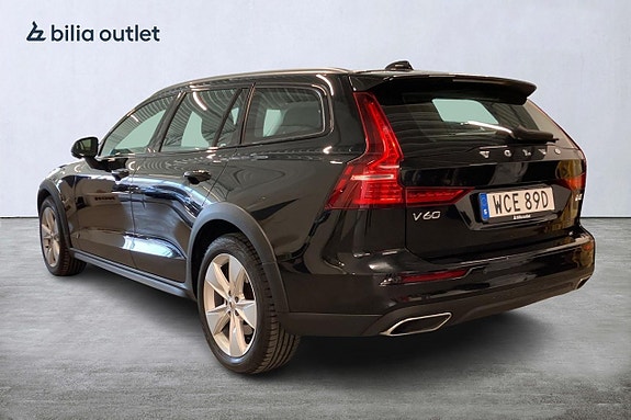 Volvo V60 Cross Country 3 of 30