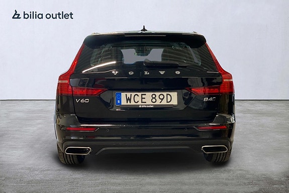 Volvo V60 Cross Country 7 of 30