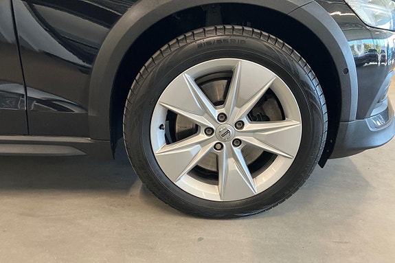 Volvo V60 Cross Country 25 of 30