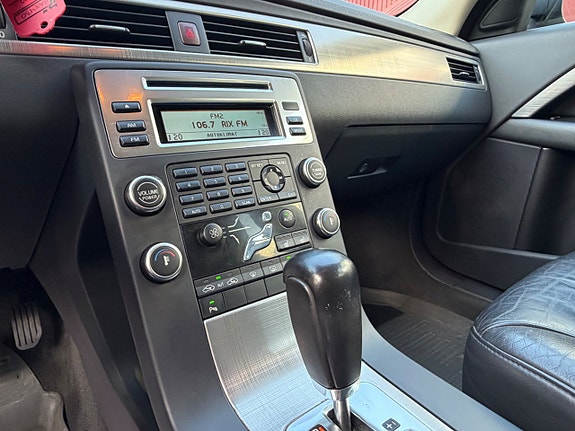 Volvo V70 14 of 21