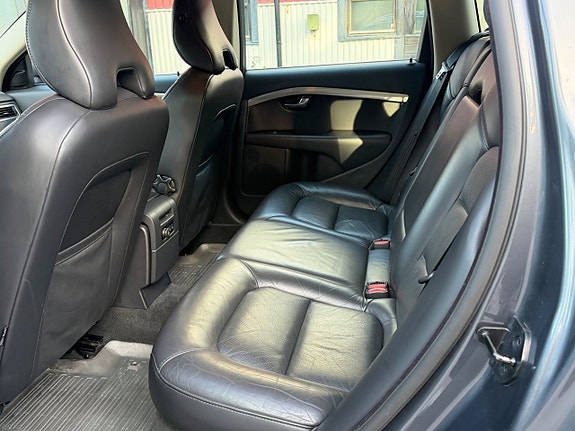 Volvo V70 9 of 21