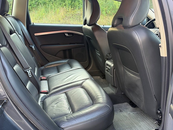 Volvo V70 10 of 21
