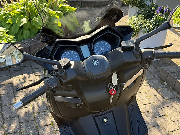 Yamaha YAMAHA X-MAX 400A, XMAX 400 i fint skick 4 of 12