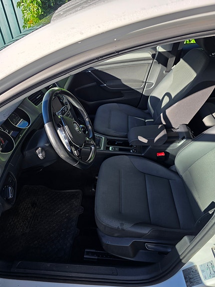 Volkswagen Golf VII 5 of 10