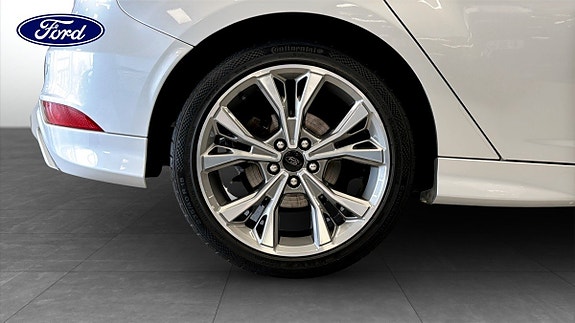 Ford Focus 9 of 12