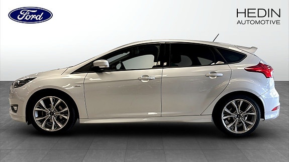 Ford Focus 6 of 12