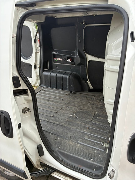 Peugeot Bipper 5 of 8