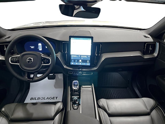 Volvo XC60 8 of 28