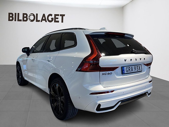 Volvo XC60 3 of 28