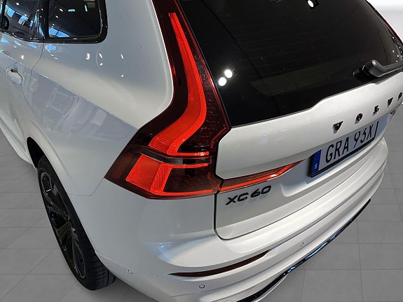 Volvo XC60 14 of 28